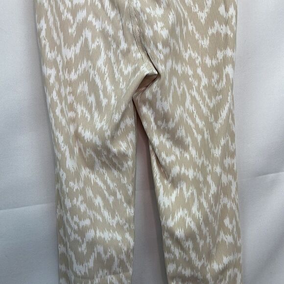 Aerie Offline Tan and White ribbed 7/8 leggings NWT size medium - Picture 7 of 14